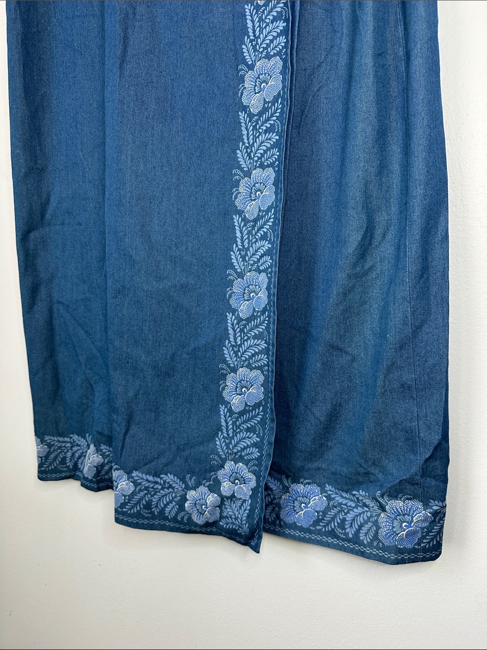 Talbots Blue Cotton Wrap Skirt with Floral Trim size 12 - Picture 3 of 7